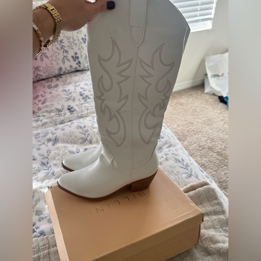 Billini White Heeled Western Boots - Picture 2 of 3